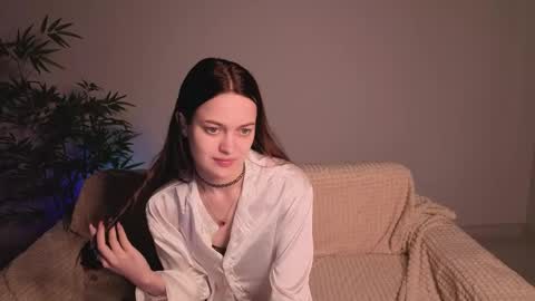 Snapshot of parrot_kisha chatting on April 16, 2026, 2:01 am parrot_kisha online show from April 16, 2026, 2:01 am