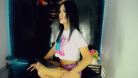 Snapshot of party_fre_girl chatting on May 30, 2026, 9:34 pm party_fre_girl online show from May 30, 2026, 9:34 pm