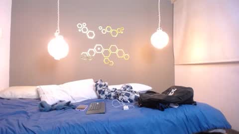 Snapshot of pasionados chatting on September 19, 2025, 2:35 am pasionados online show from September 19, 2025, 2:35 am