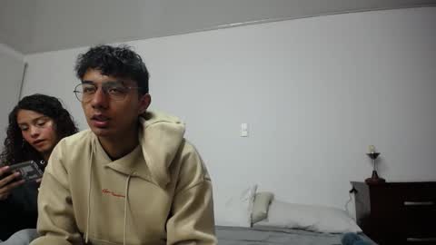 Snapshot of pasionados chatting on October 6, 2025, 2:20 am pasionados online show from October 6, 2025, 2:20 am