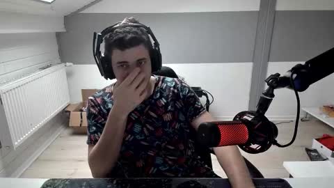 Snapshot of passi_18 chatting on February 19, 2026, 3:08 pm passi_18 online show from February 19, 2026, 3:08 pm