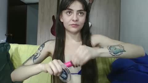 Snapshot of passion_fruit01 chatting on October 6, 2025, 6:16 pm passion_fruit01 online show from October 6, 2025, 6:16 pm