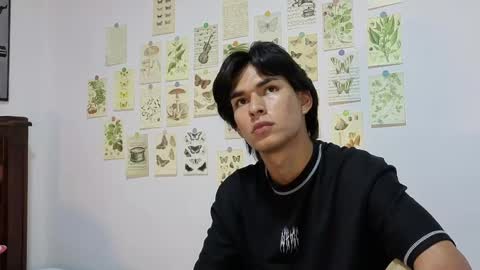 patri_ck_villa online show from May 13, 2026, 11:00 pm
