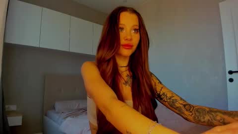 patricia_bloom online show from October 19, 2025, 4:57 am