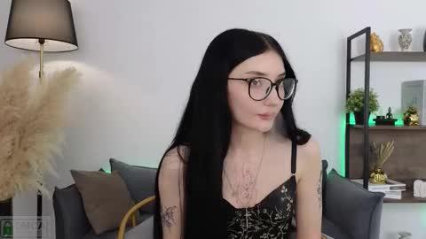 Snapshot of patricia_legrand chatting on November 9, 2025, 2:48 pm Patricia online show from November 9, 2025, 2:48 pm