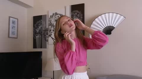 Snapshot of patricia_perry chatting on September 13, 2025, 10:48 am Vicki online show from September 13, 2025, 10:48 am