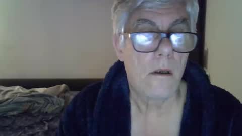 Snapshot of patrick5275 chatting on December 8, 2024, 6:43 am patrick5275 online show from December 8, 2024, 6:43 am