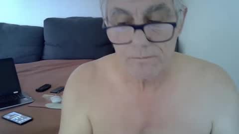 Snapshot of patrick5275 chatting on December 10, 2024, 1:11 pm patrick5275 online show from December 10, 2024, 1:11 pm