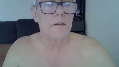 Snapshot of patrick5275 chatting on February 10, 2025, 3:42 pm patrick5275 online show from February 10, 2025, 3:42 pm