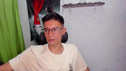 Snapshot of patrick_1_ chatting on July 23, 2026, 1:19 am EDUAR Independent model online show from July 23, 2026, 1:19 am