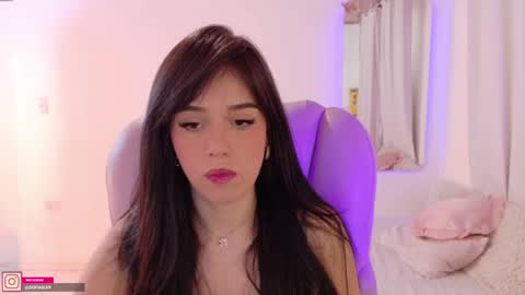 Sofa online show from October 4, 2025, 9:46 pm