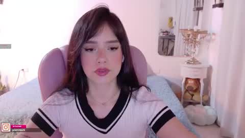 Sofa online show from July 10, 2026, 8:44 pm