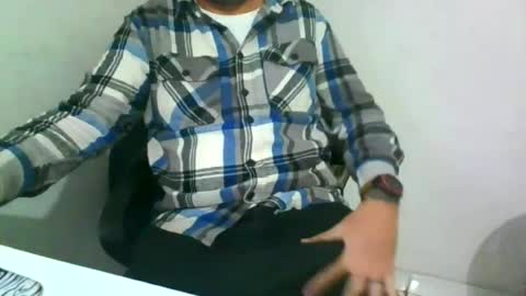 pau_transante69 online show from June 15, 2026, 8:00 pm