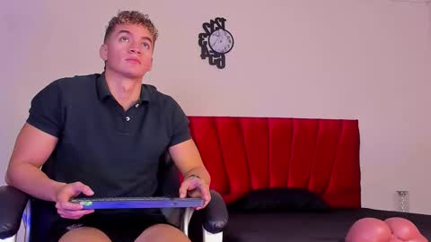 Paull George online show from October 2, 2025, 1:51 pm