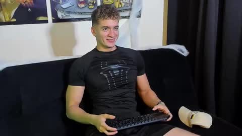 Paull George online show from October 18, 2025, 5:43 am