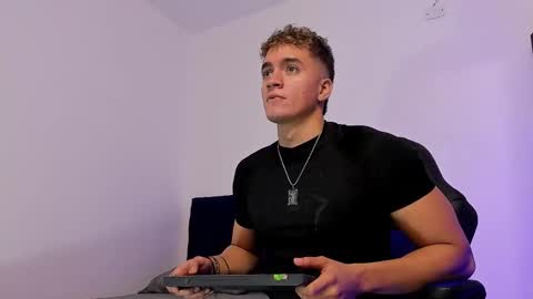 Paull George online show from November 7, 2025, 4:07 pm