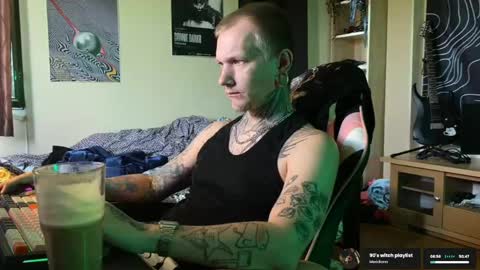 Snapshot of paul_razor chatting on April 13, 2026, 5:13 am Paul online show from April 13, 2026, 5:13 am