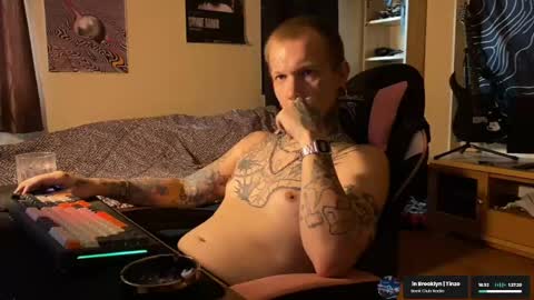 Snapshot of paul_razor chatting on April 17, 2026, 7:00 am Paul online show from April 17, 2026, 7:00 am