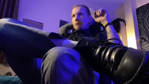 Snapshot of paul_razor chatting on May 23, 2026, 7:29 pm Paul online show from May 23, 2026, 7:29 pm