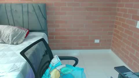 paula__117 online show from May 2, 2026, 9:09 pm