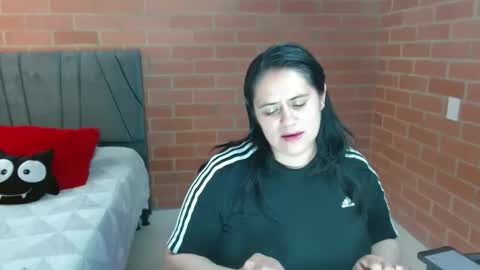 paula__117 online show from May 4, 2026, 9:00 pm