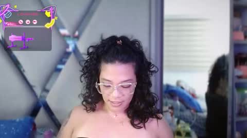 Snapshot of paula_daniela1 chatting on October 2, 2025, 11:56 pm Paula online show from October 2, 2025, 11:56 pm