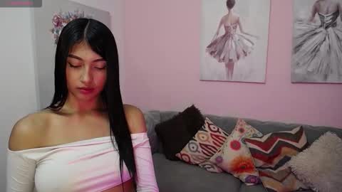 Pau online show from December 3, 2025, 12:14 pm