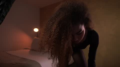 Paula online show from December 11, 2024, 8:18 pm