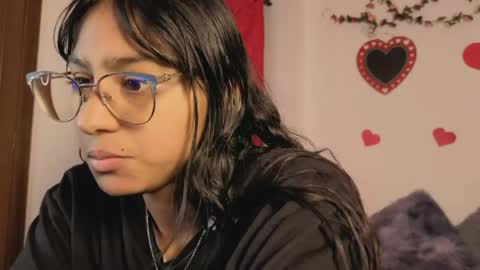 Paula  online show from May 5, 2026, 5:26 am