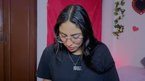 Paula  online show from May 26, 2026, 3:35 am