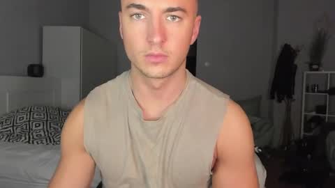 paulblack021 online show from November 18, 2025, 7:40 pm