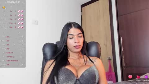 Snapshot of paulett_g chatting on December 15, 2025, 2:49 am Paulett online show from December 15, 2025, 2:49 am