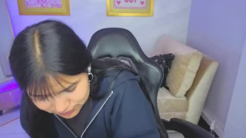 Snapshot of paulette_v chatting on May 1, 2026, 1:16 pm Live 800am 200pm COLOMBIAN HOUR online show from May 1, 2026, 1:16 pm