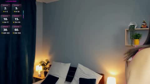 Snapshot of paulettelafevre chatting on October 17, 2025, 7:16 pm Eva online show from October 17, 2025, 7:16 pm