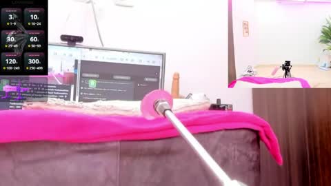 Paulina Davis  online show from April 26, 2026, 1:03 am