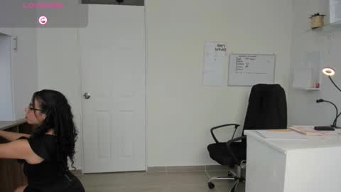 Snapshot of paulina_dossantos chatting on October 8, 2025, 7:11 pm paulina online show from October 8, 2025, 7:11 pm