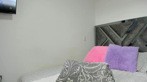 Snapshot of paulina_l chatting on October 14, 2025, 7:36 pm Paulina online show from October 14, 2025, 7:36 pm