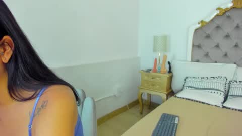 paulina lux online show from February 18, 2026, 3:08 pm