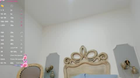 paulina lux online show from April 16, 2026, 7:47 pm