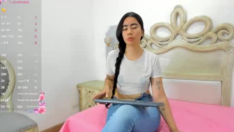 paulina lux online show from May 3, 2026, 7:42 pm