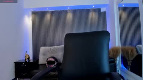 Paulina  online show from September 24, 2025, 12:19 pm