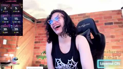 Snapshot of paulinabarnett_ chatting on October 20, 2025, 5:57 pm Paulina online show from October 20, 2025, 5:57 pm