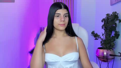 Paulina Belle online show from February 1, 2025, 4:35 am