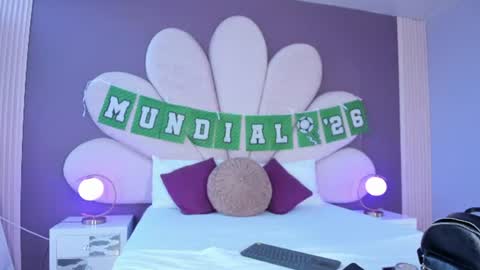 Paulina online show from June 19, 2026, 1:04 pm