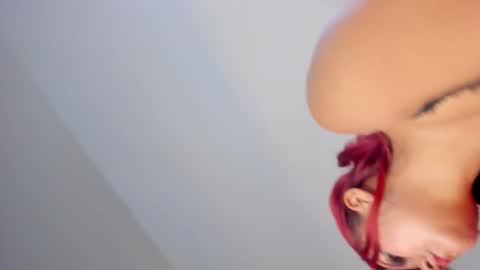 PaulinaSaennz online show from November 5, 2025, 2:50 pm