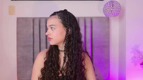 Paulina Saint online show from March 19, 2026, 6:23 pm