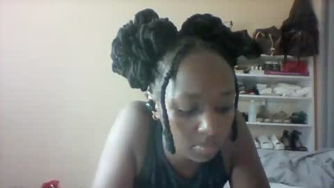 pauline19932016 online show from November 3, 2025, 2:40 pm