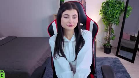 Snapshot of pauline_flo chatting on November 14, 2025, 7:34 pm Pauline online show from November 14, 2025, 7:34 pm