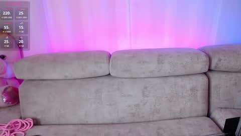 Paula online show from February 28, 2025, 6:09 pm