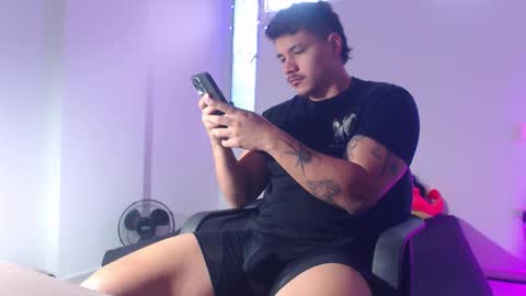 Snapshot of paulo_allen chatting on October 13, 2025, 12:49 pm Paulo online show from October 13, 2025, 12:49 pm